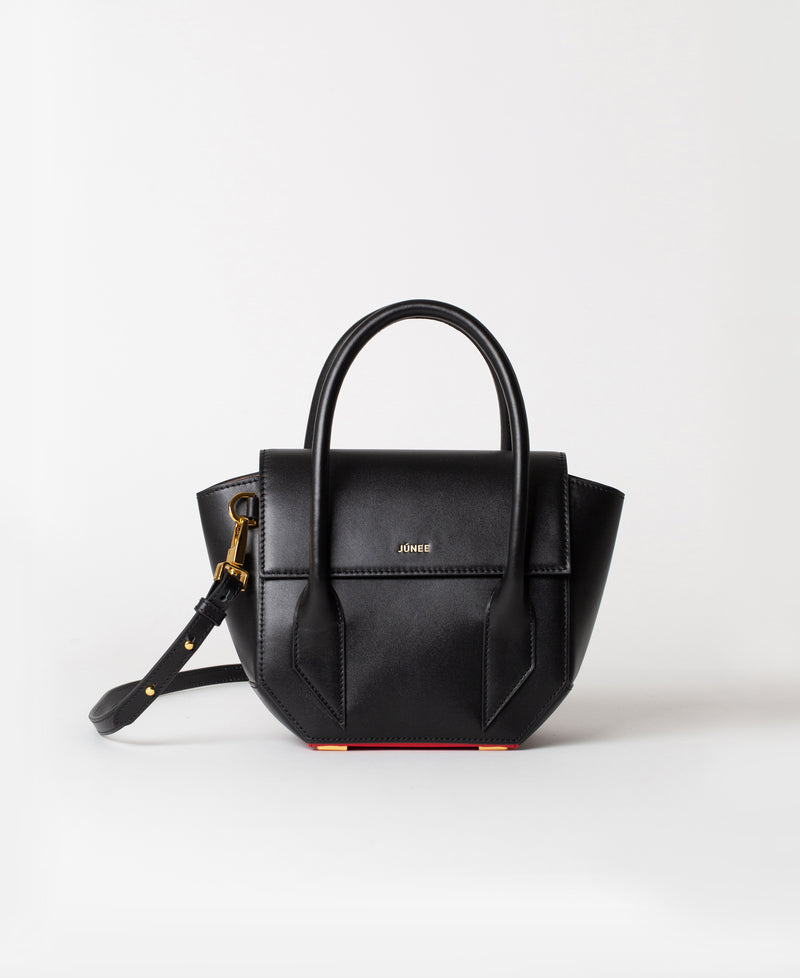 GÍA Crossbody Bag -"Smooth Black" - JÚNEE