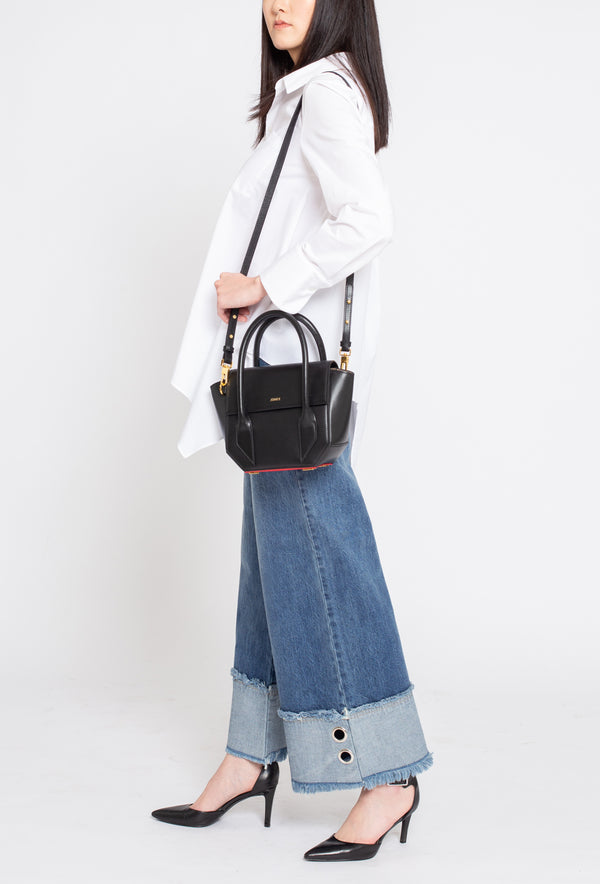 GÍA Crossbody Bag -"Smooth Black" - JÚNEE